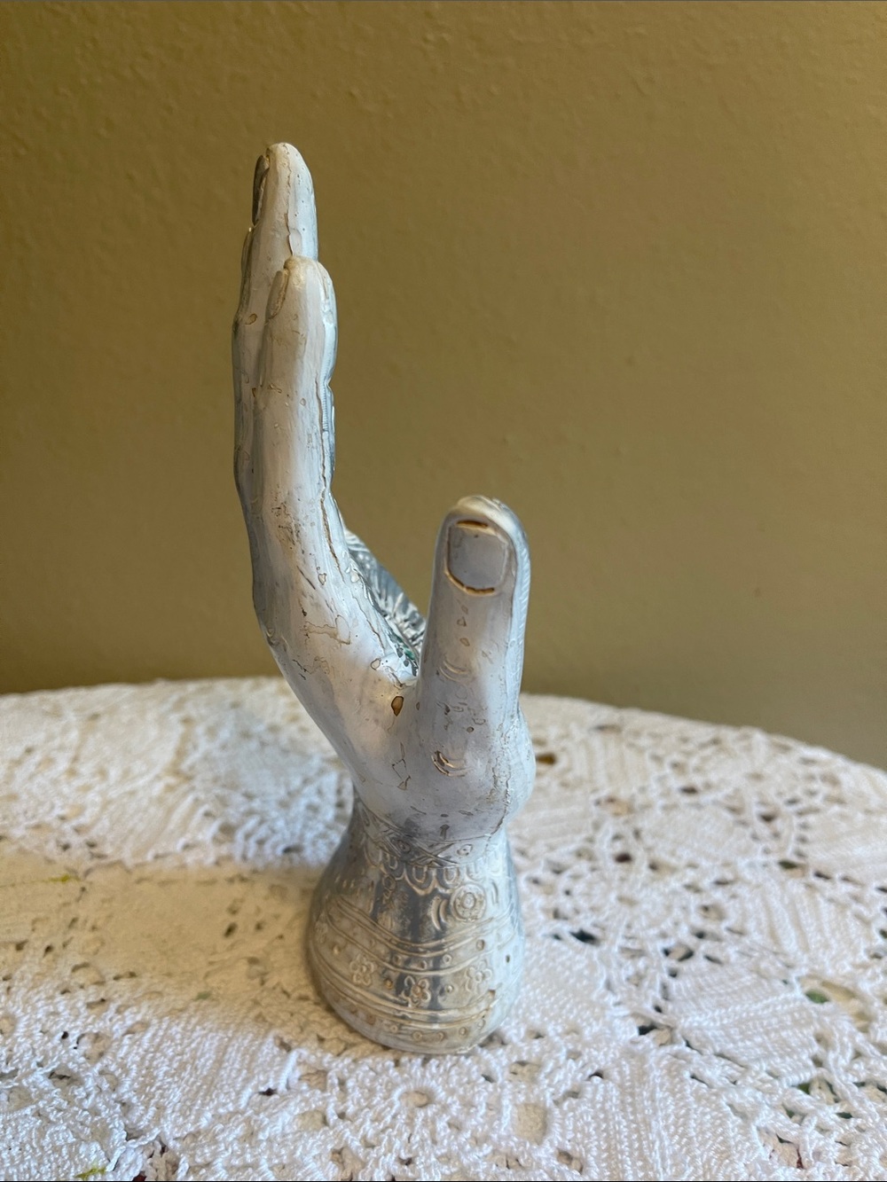 Decorative Hand Palm Statues with All-Seeing Eye — Black & Cream Halloween - Picture 3 of 9